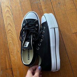 CONVERSE women’s chuck Taylor all star lift platform sneaker *different sizes*